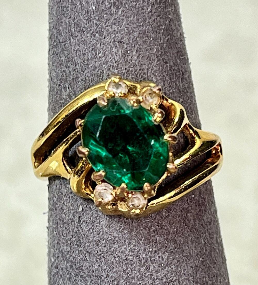 Vintage Cocktail Cluster Ring 18 KT HGE Emerald Cz Jewelry Size 7